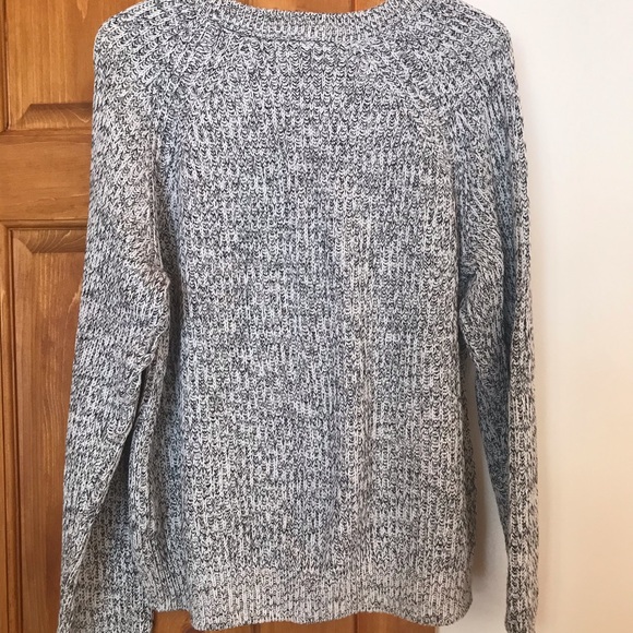H&M sweater. - Picture 2 of 2